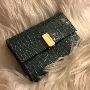 Liz Claiborne snake pattern wallet🐍💙